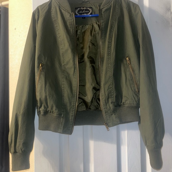 Army Green cropped jacket - Picture 1 of 5